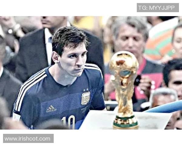 历史足球明星的经典瞬间与帅气风采回顾 历史足球明星的经典瞬间与帅气风采回顾