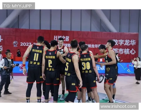 深圳篮球队边路渗透战术解析与对手应对策略探讨