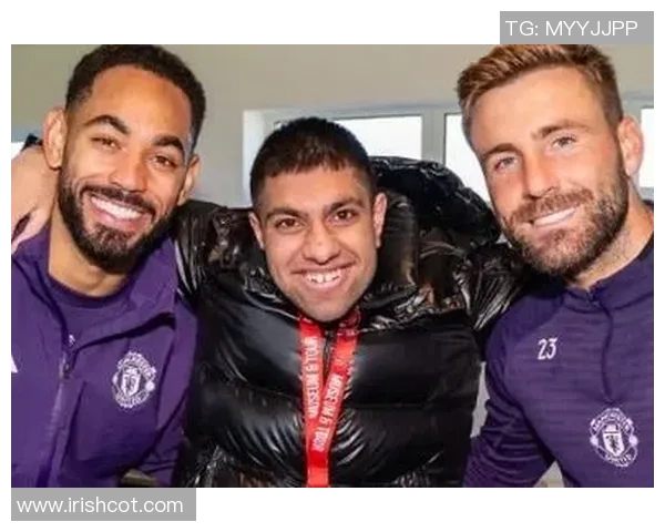 足球明星健康危机现状揭秘重病球员的艰难斗争与希望之光 足球明星健康危机现状揭秘重病球员的艰难斗争与希望之光